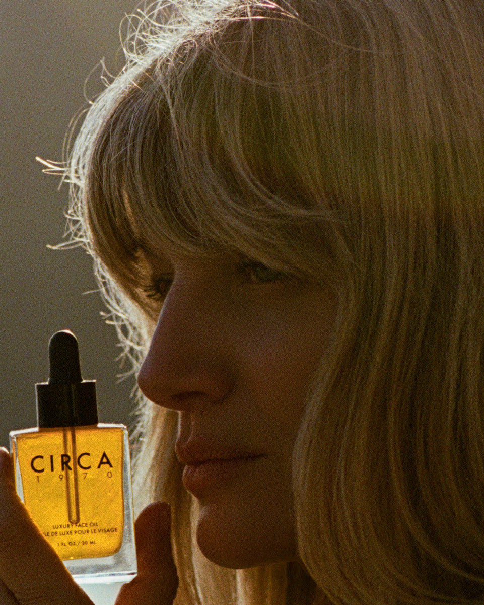 CIRCA 1970 FACE OIL